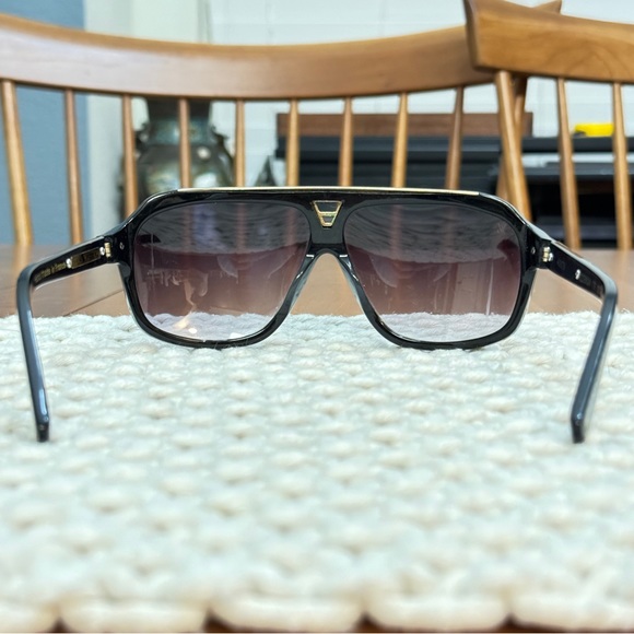Louis Vuitton Evidence Sunglasses - Picture 9 of 16